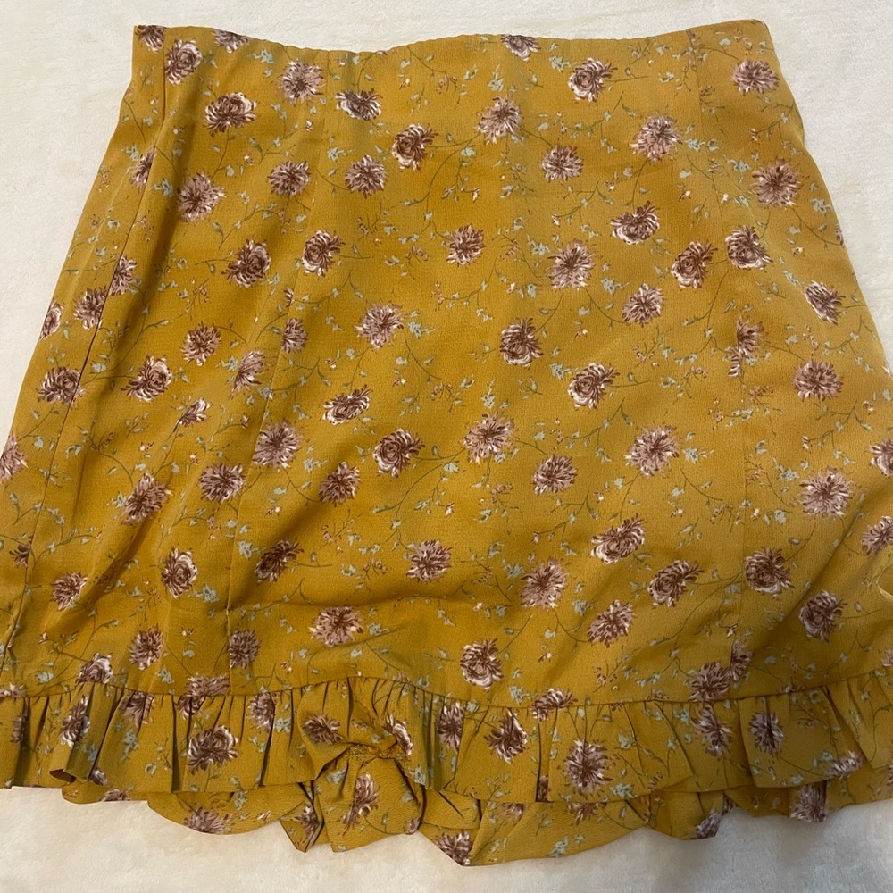 Altar’d State lined skirt size : S